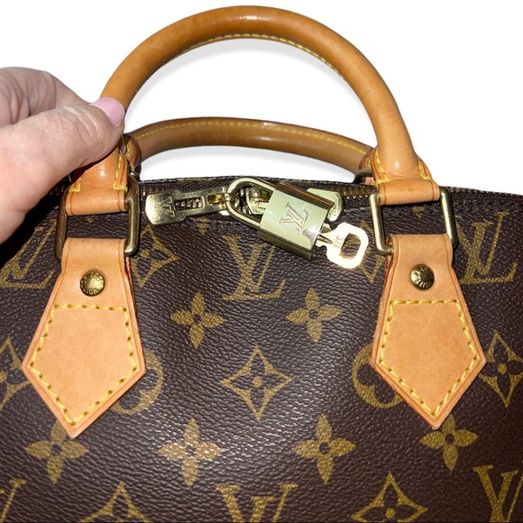 LOUIS VUITTON Monogram Alma Satchel Vintage LV Two Way Handbag Lock & 1 Key - Picture 5 of 16